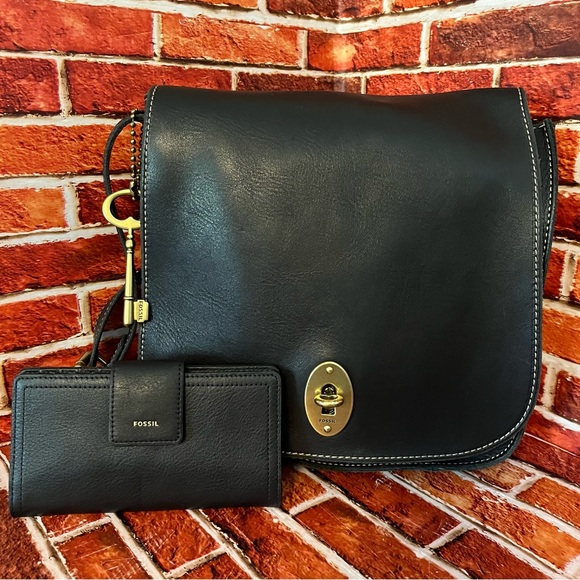 Fossil Handbags - Fossil Crossbody Saddlebag W/Key Matching Snap Wallet EUC Black W/Gold Hardware
